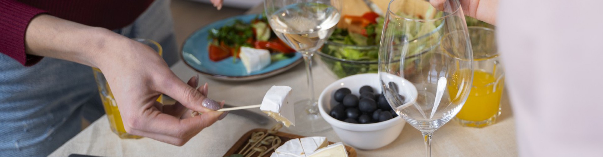 Що обрати для жіночого заходу: легкий фуршет, prosecco-бар чи sweet table